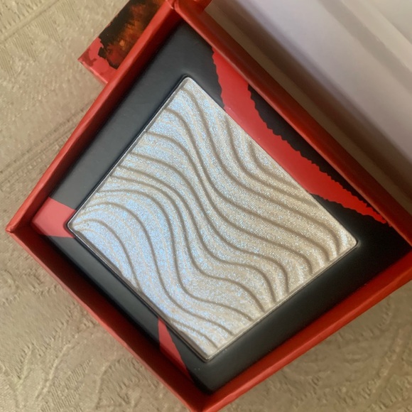 Glamlite x Friday the 13th Jason Lives Highlighter BNIB - Picture 4 of 14